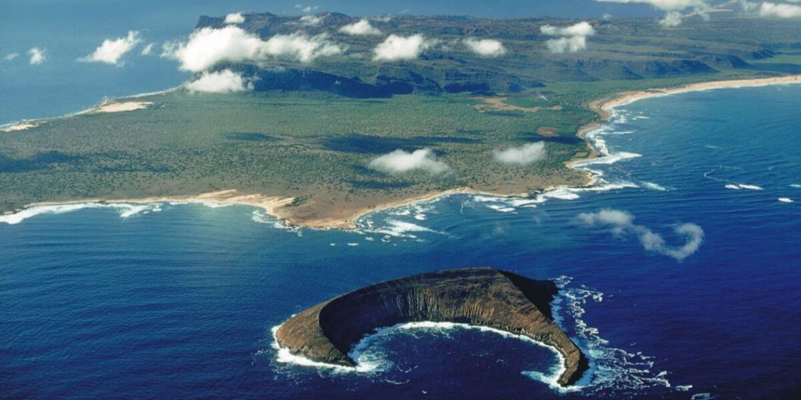 smallest hawaiian island to visit